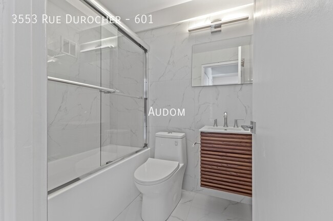 Building Photo - 3553 Rue Durocher