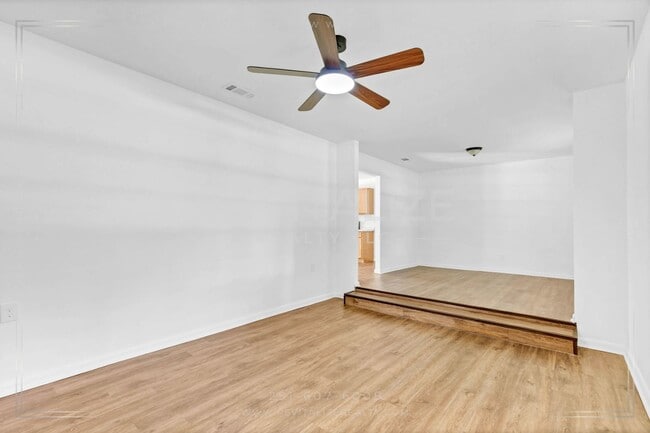 Building Photo - Fully Renovated 4 Bed / 2 Bath in Bay Mine...