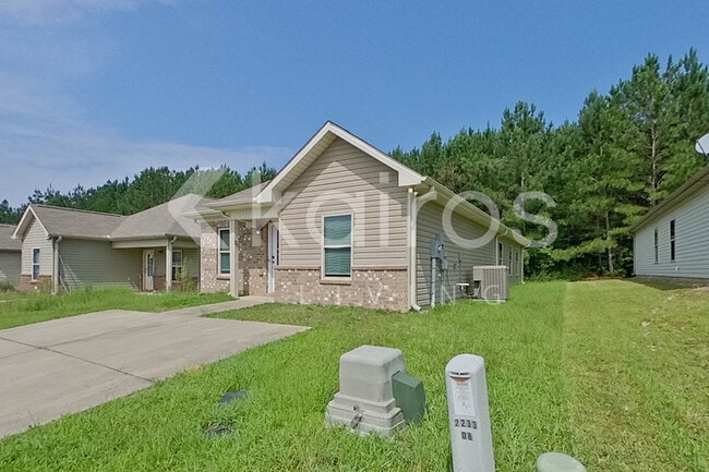Building Photo - 855 Maple Trce