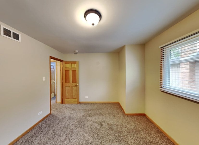 Building Photo - 47 White Oak Rd