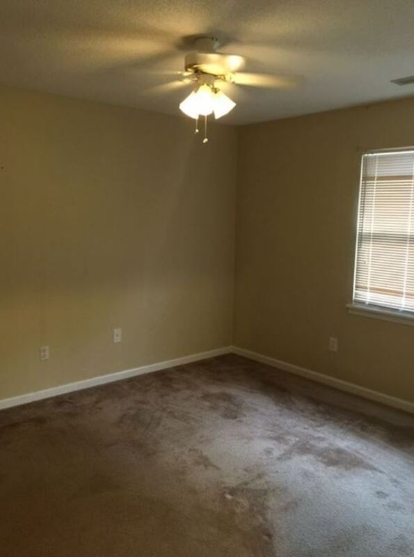 Building Photo - 205 Gregory Dr