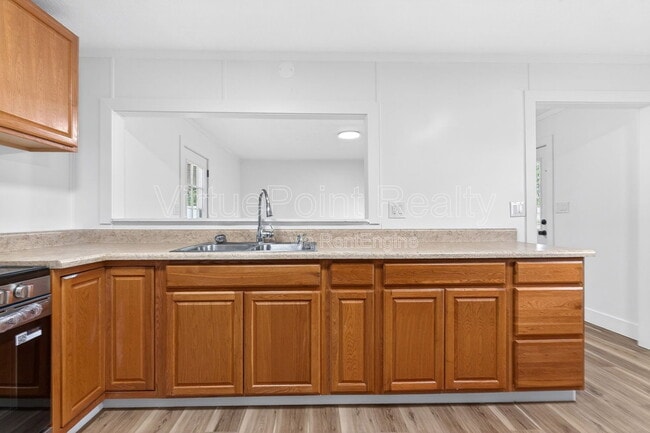 Foto del edificio - 279 Little Flower Ln