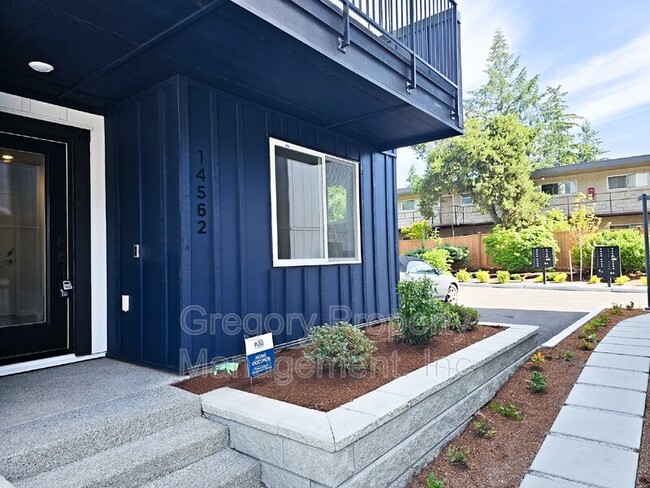 Foto del edificio - 14562 Westminster Way North
