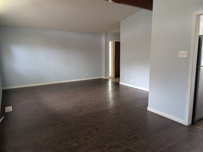 Building Photo - 1010 Waco St