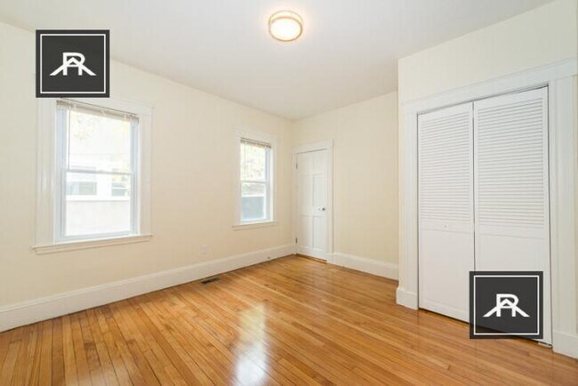 Foto del edificio - 4 bedroom in Cambridge MA 02114