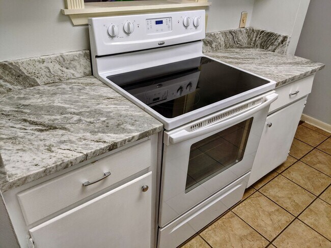 Foto del edificio - Greenbriar Condo for Rent!!!