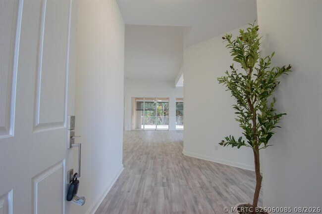 Foto del edificio - 7046 Fish Creek Ln