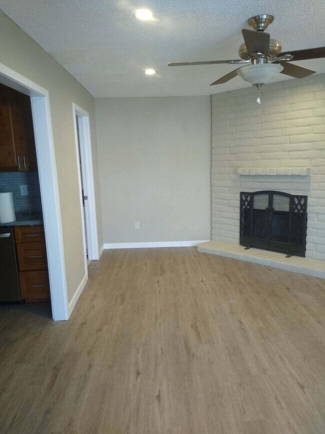 Building Photo - 5903 Moss Creek Cir