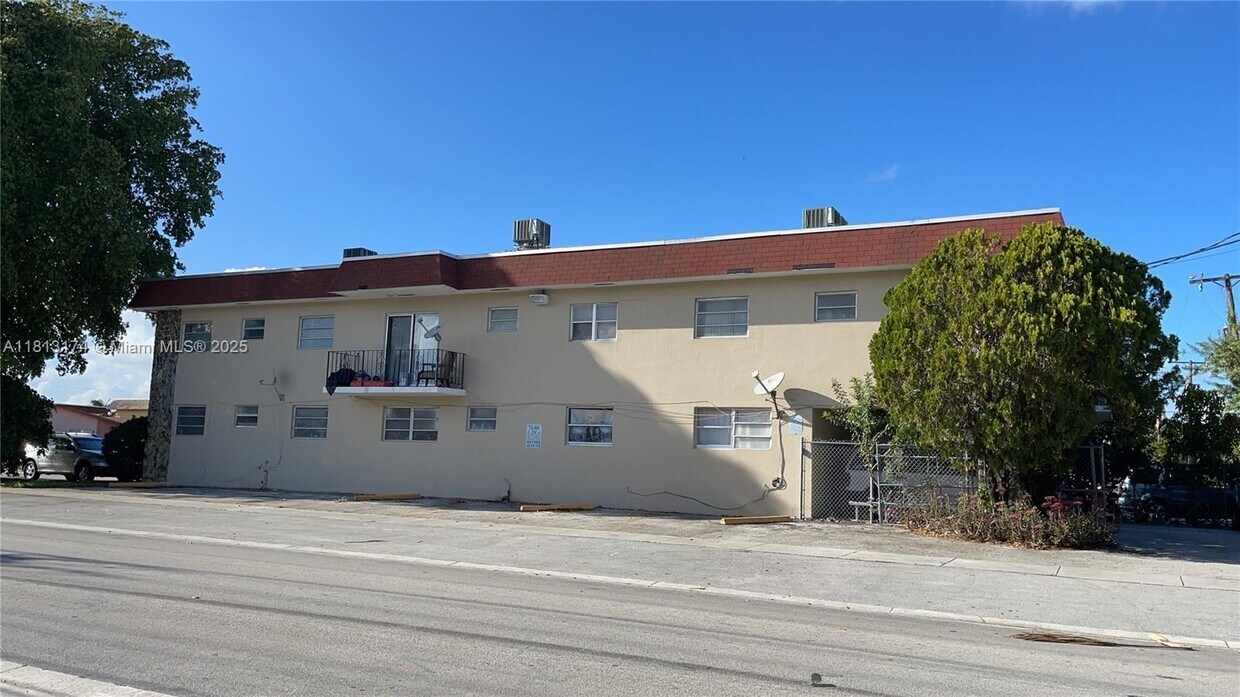 Primary Photo - 16103 NE 19th Ct