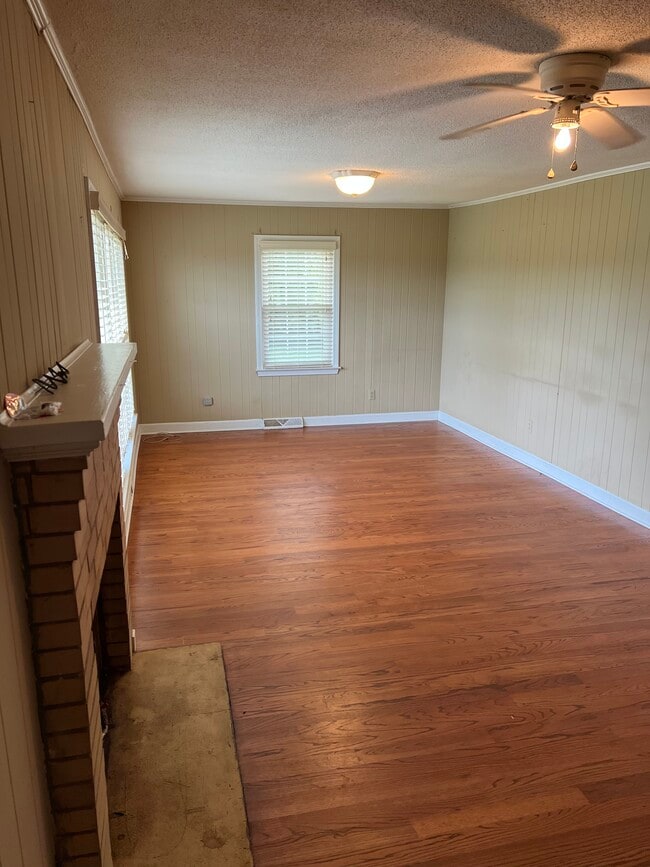 Building Photo - 492 Myers Mill Rd