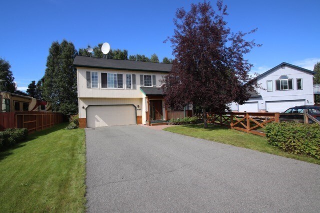 Building Photo - Light and Bright 3 Bedroom South Anchorage...