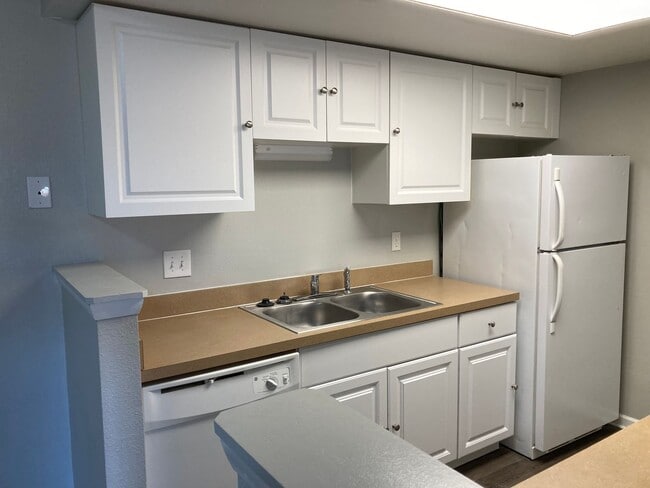 Beautifully Renovated 2-Bed, 2-Bath Condo ... - Beautifully Renovated 2-Bed, 2-Bath Condo ...
