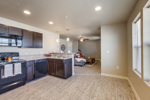 Building Photo - 4019 E Florence Dr