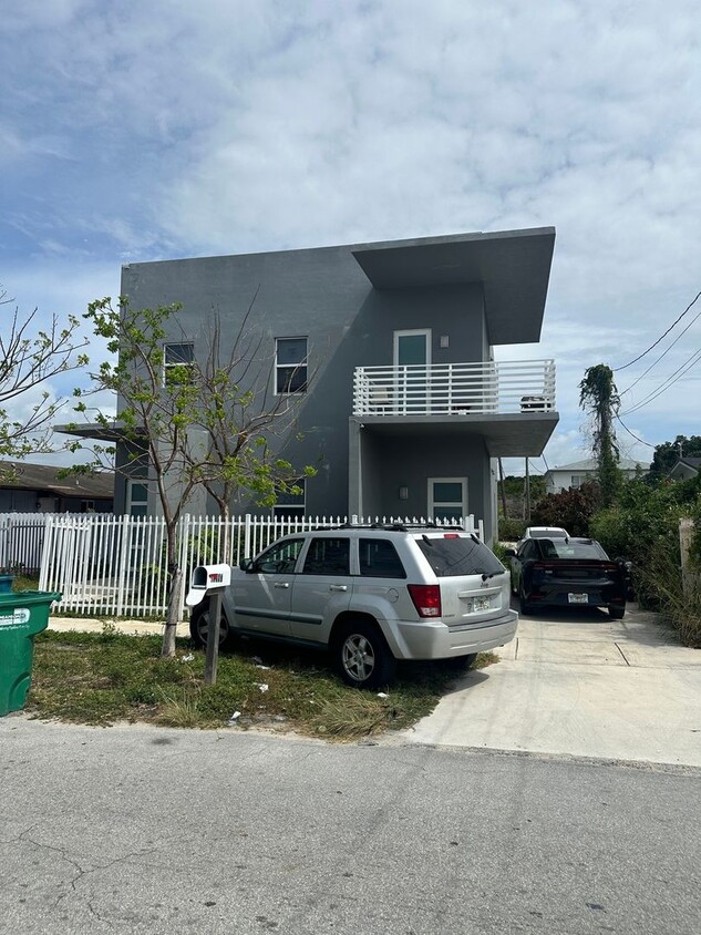 Foto principal - 4 Bedroom Duplex in Miami