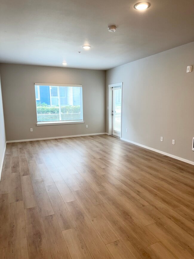 Building Photo - Wyndstone Apartments