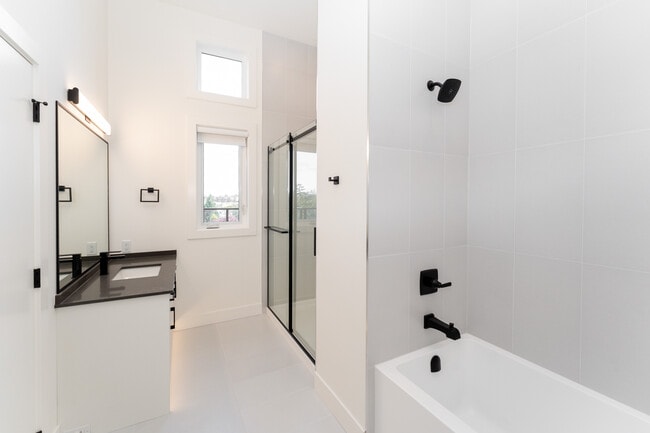 Photo du bâtiment - 809 Arncote Ave