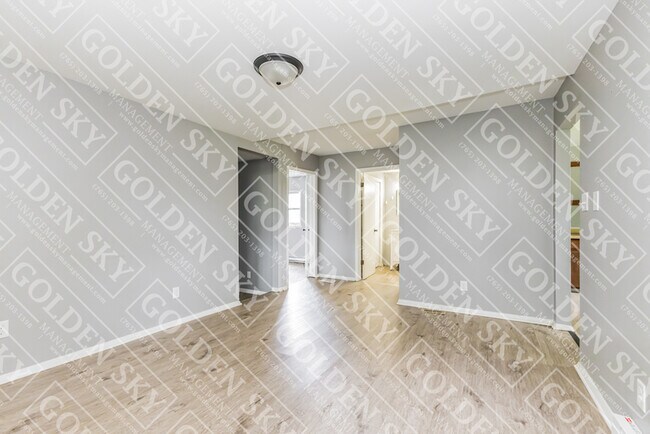 Foto del edificio - 815 W Memorial Dr