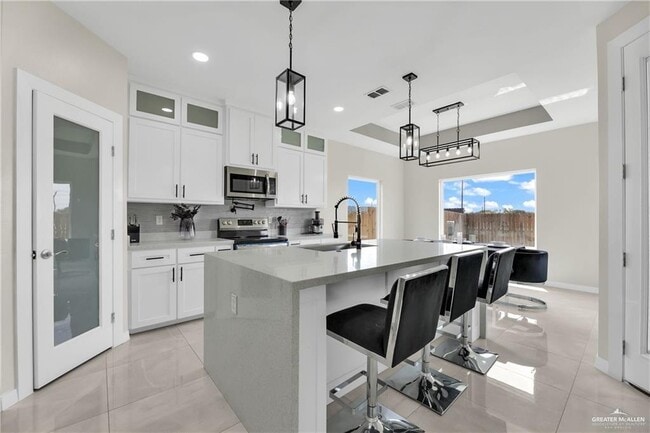 Building Photo - 2805 Ulex Ave