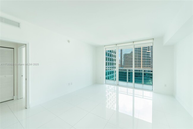 Foto del edificio - 950 Brickell Bay Dr