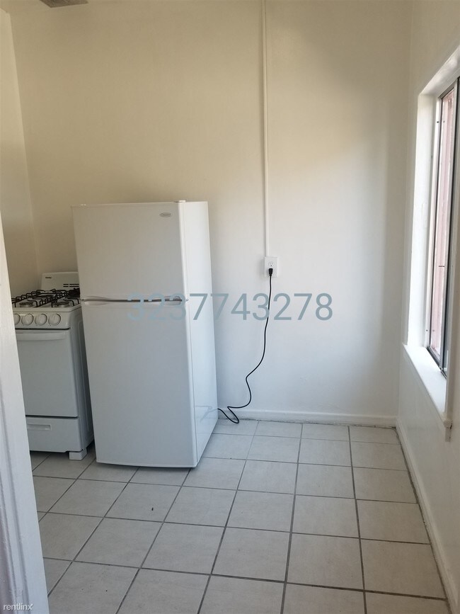 Foto del edificio - Studio, 1 bath  - 848 W 23rd St