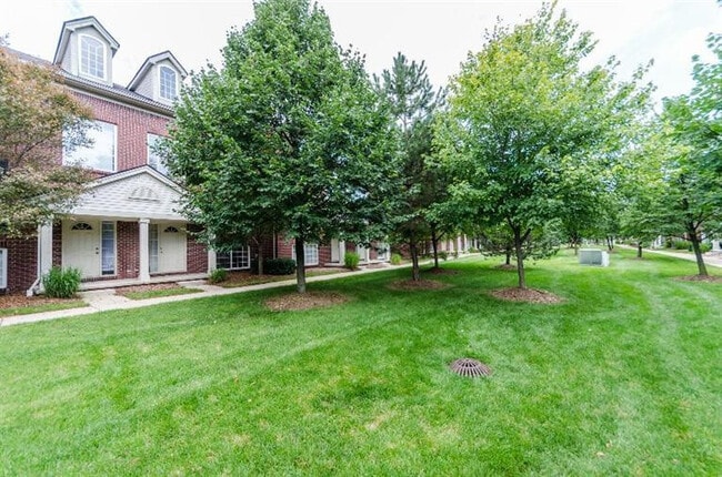 Building Photo - 3099 Promenade Cir
