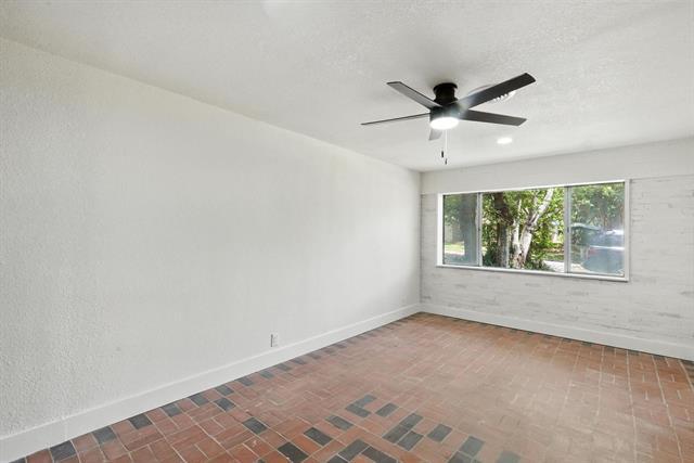 Foto del edificio - 1423 W Ball St