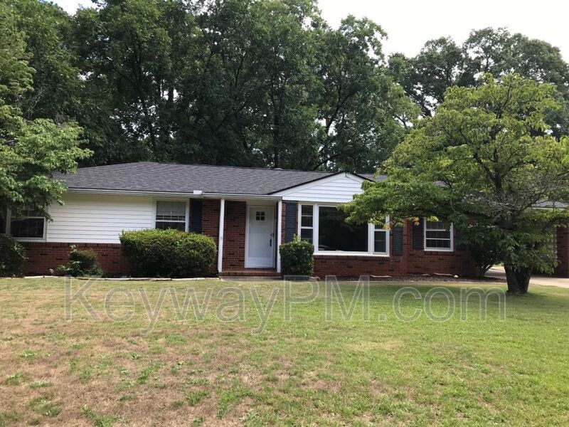 Primary Photo - 2709 Dan St