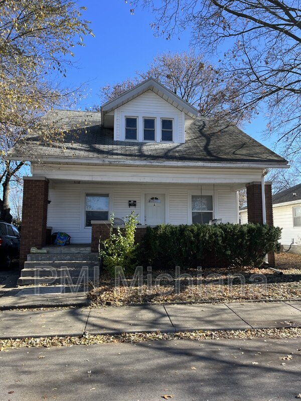 Primary Photo - 312 Harrison St