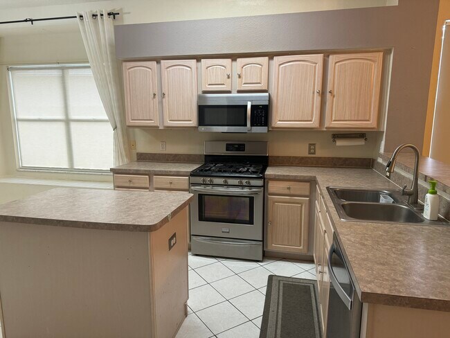 Foto del edificio - 8404 Fenwick Ave