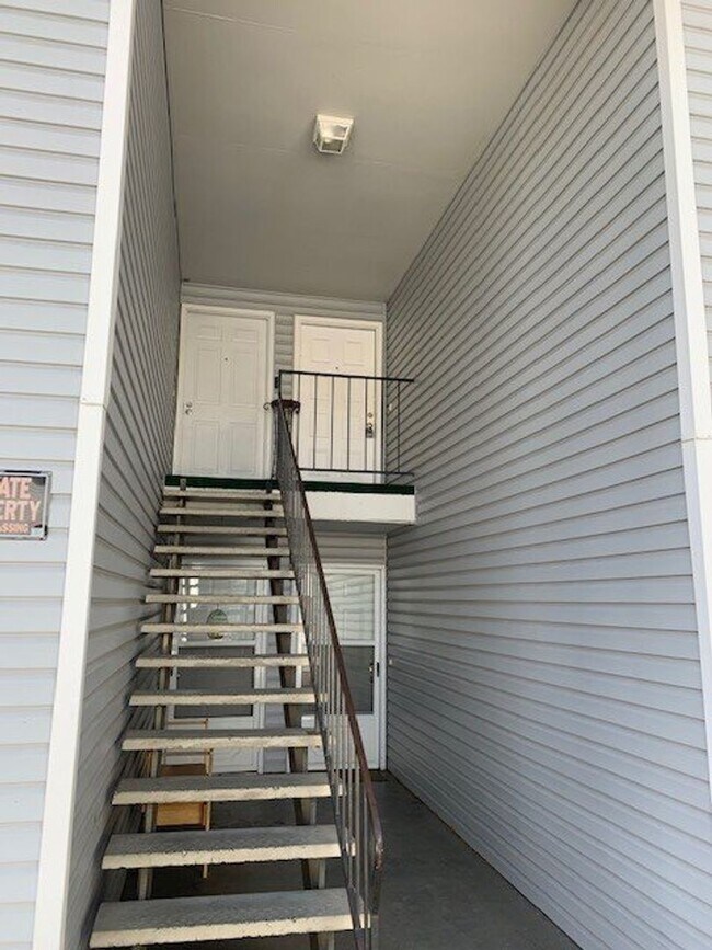 Foto del edificio - 2 Bed/1 Bath SE Bend Condo with Single Car...