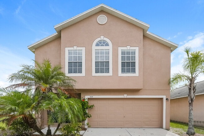 Building Photo - 939 Brenton Leaf Dr