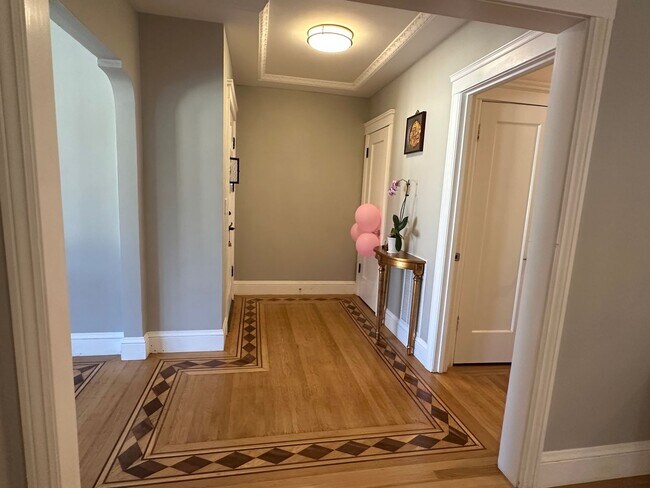 Foto del edificio - Charming Remodeled Home in Prime Excelsior...
