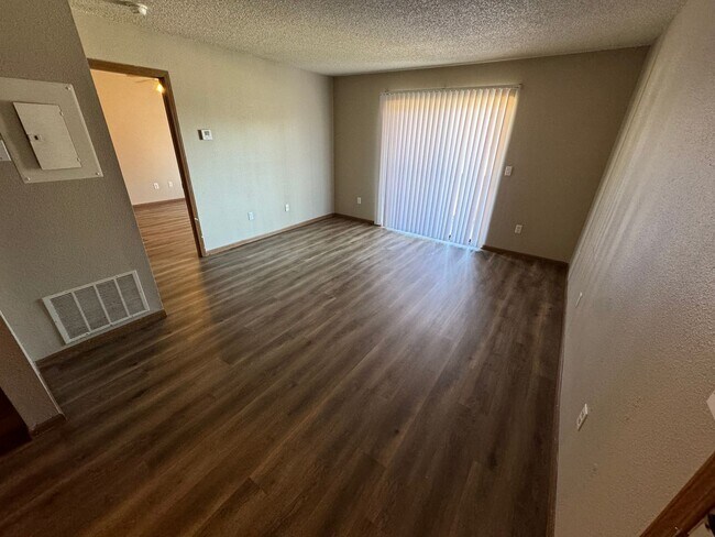 Building Photo - One bedroom one bath in great location!
