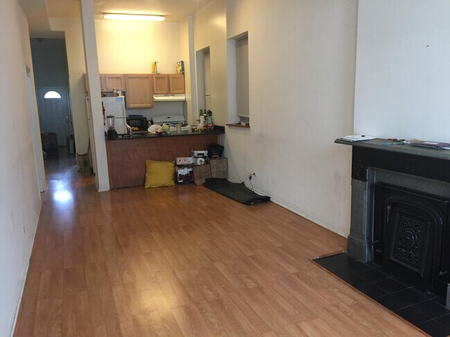 Foto del edificio - 1021 S Racine Ave