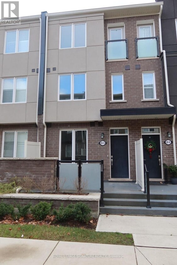 Photo principale - 45-45 Heron Park Pl