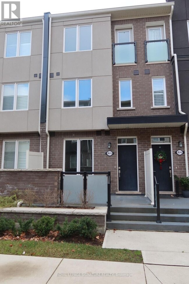 Building Photo - 45-45 Heron Park Pl
