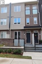 Building Photo - 45-45 Heron Park Pl