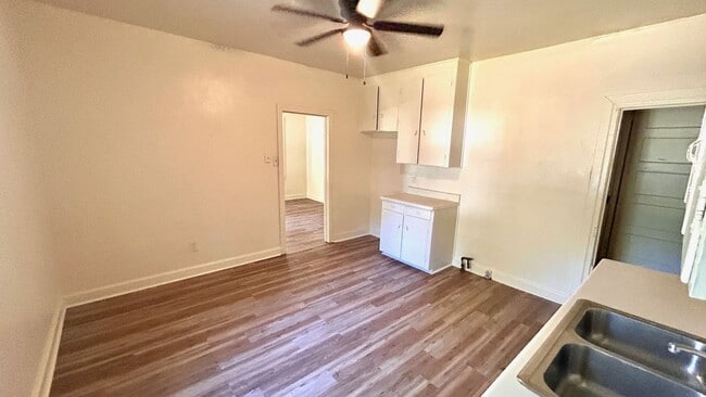 Building Photo - Hillside Ave #115