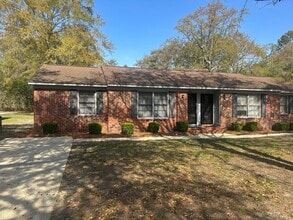 Building Photo - 716 Montclair Dr