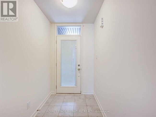 Building Photo - 212 Huguenot Rd