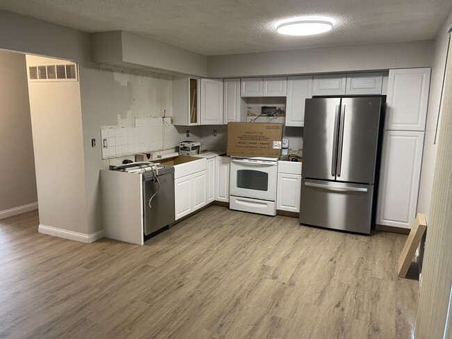 Kitchen (new cabinets & countertops) - 13391 Hiddendale Ln