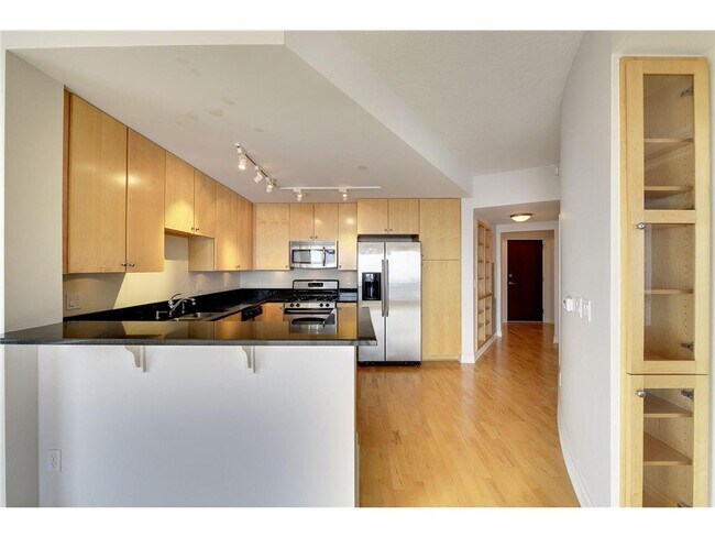 Building Photo - 100 3rd Ave S