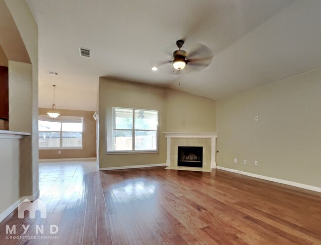 Foto del edificio - 333 Hidden Brook Ln