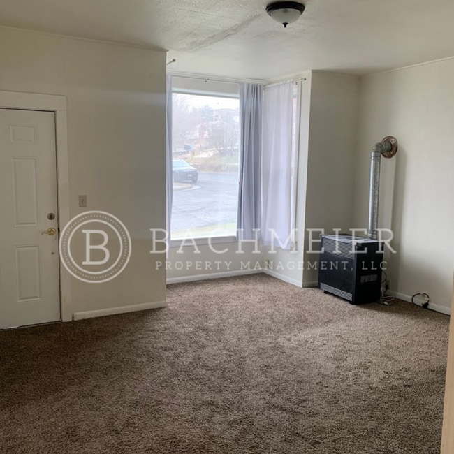 Building Photo - SW 1st Triplex