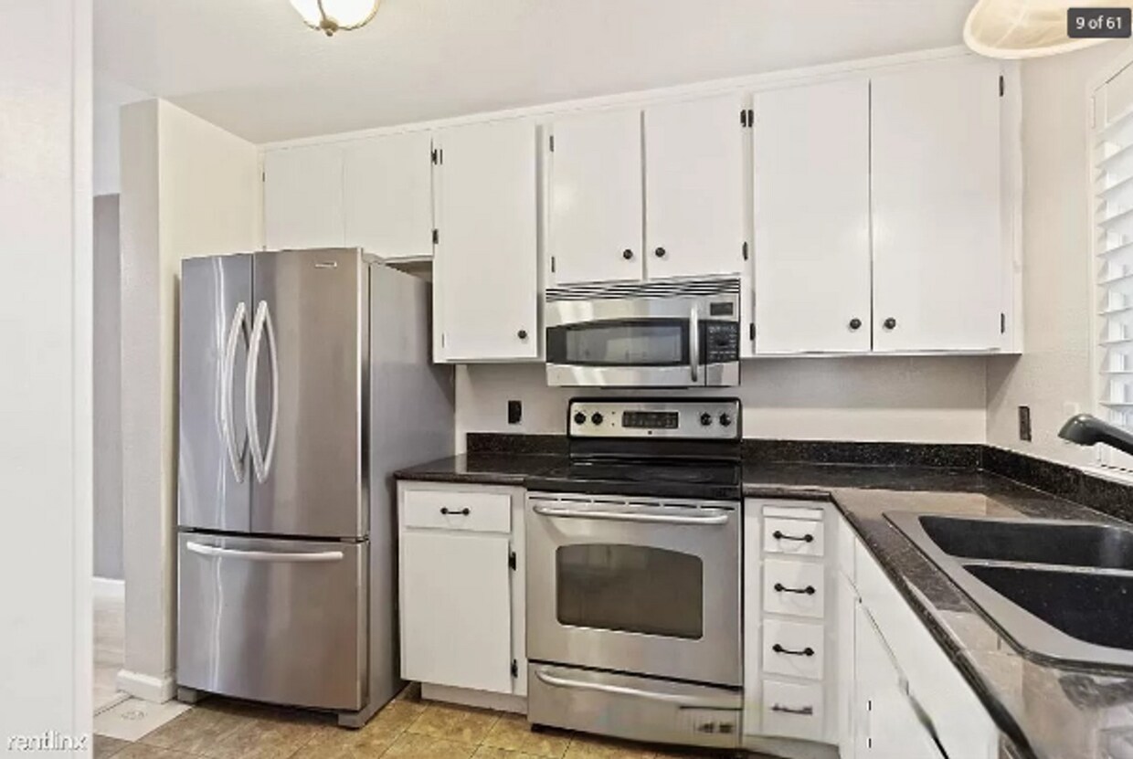 Primary Photo - Available now!! 2 bedroom 2.5 bathroom in ...