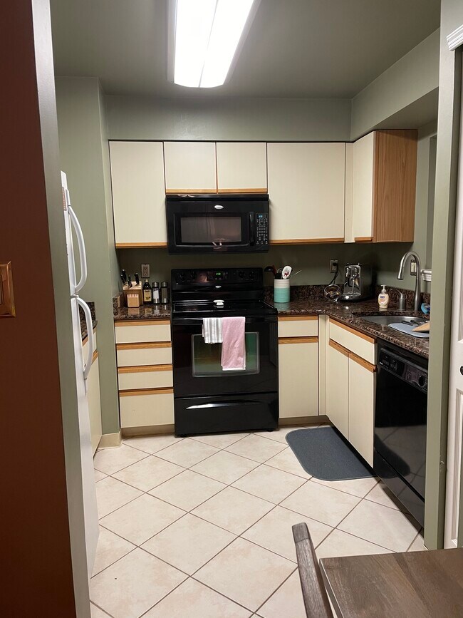 Kitchen - 2751 Pennsylvania Ave