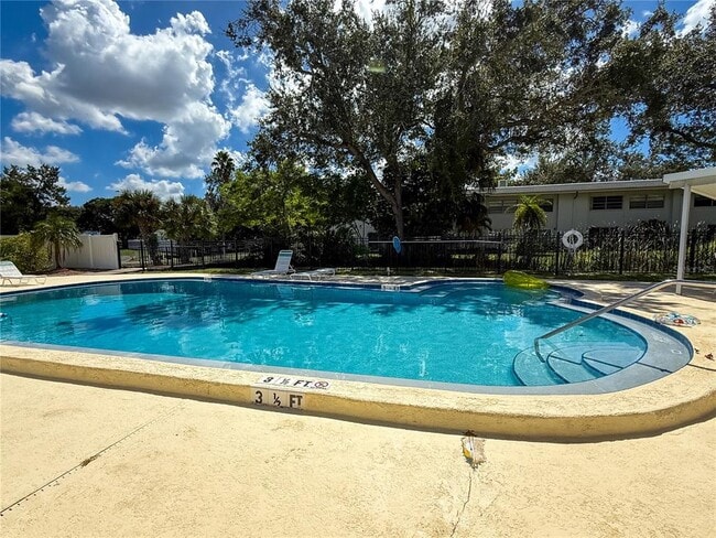 Foto del edificio - 7560 92nd St