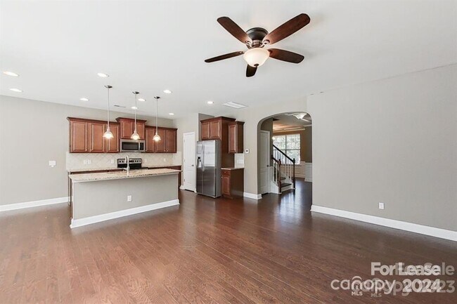 Building Photo - 149 Glade Vly Ave