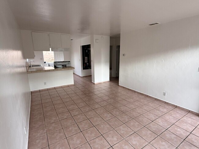 Building Photo - 9871 Valencia Dr