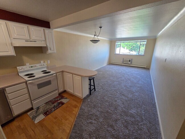 Foto del edificio - 2295 E Asbury Ave